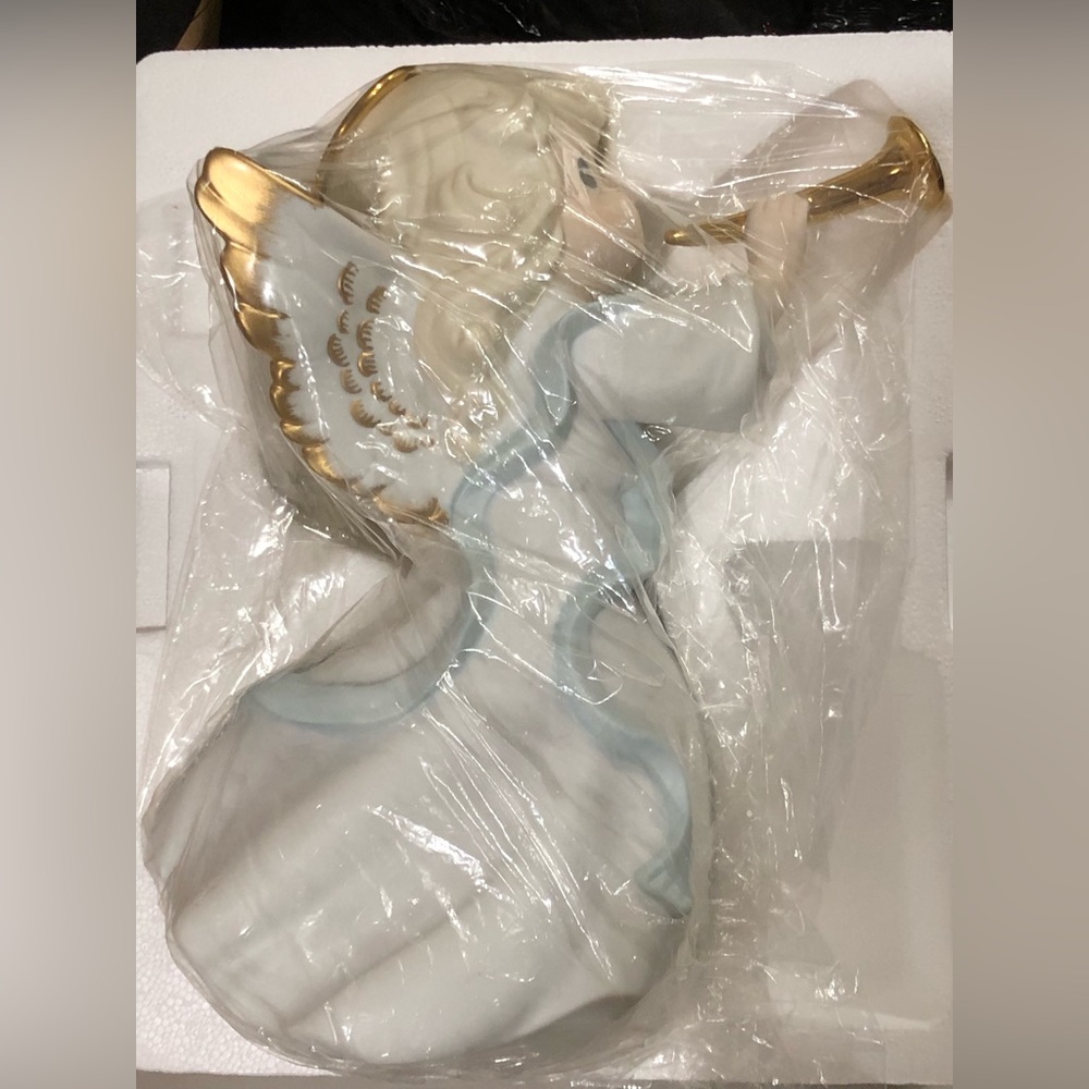 Precious Moments “Sing In Excelsis Deo” Angel Figurine